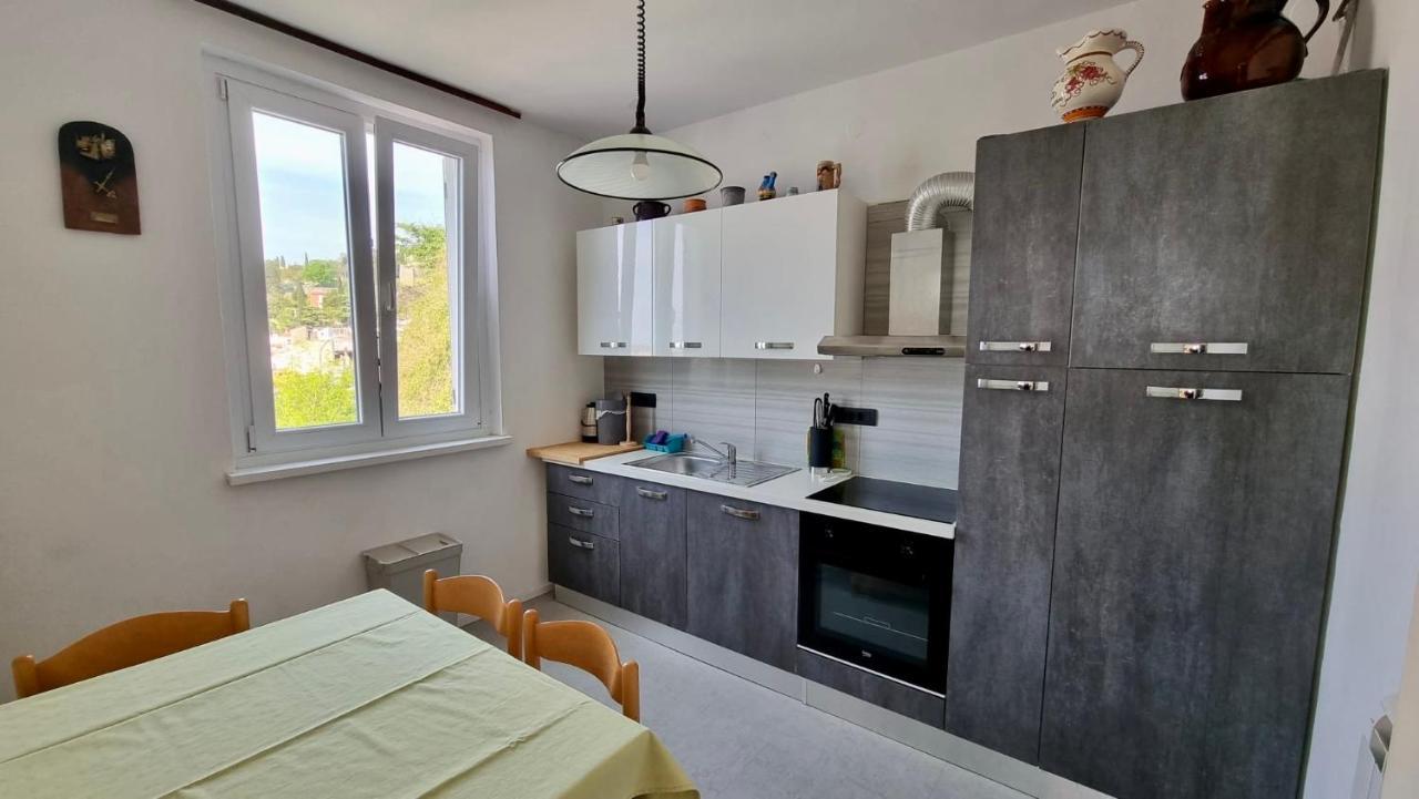 Apartment With A View *